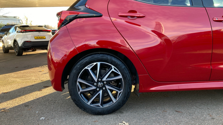 Toyota Yaris 1.5 Hybrid Design 5dr CVT Hybrid Hatchback